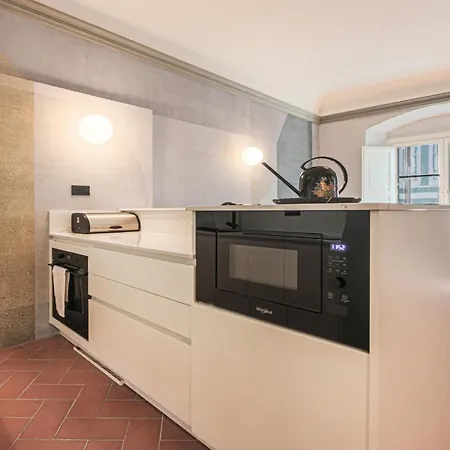 Florence- Window On The Cathedral Apartman